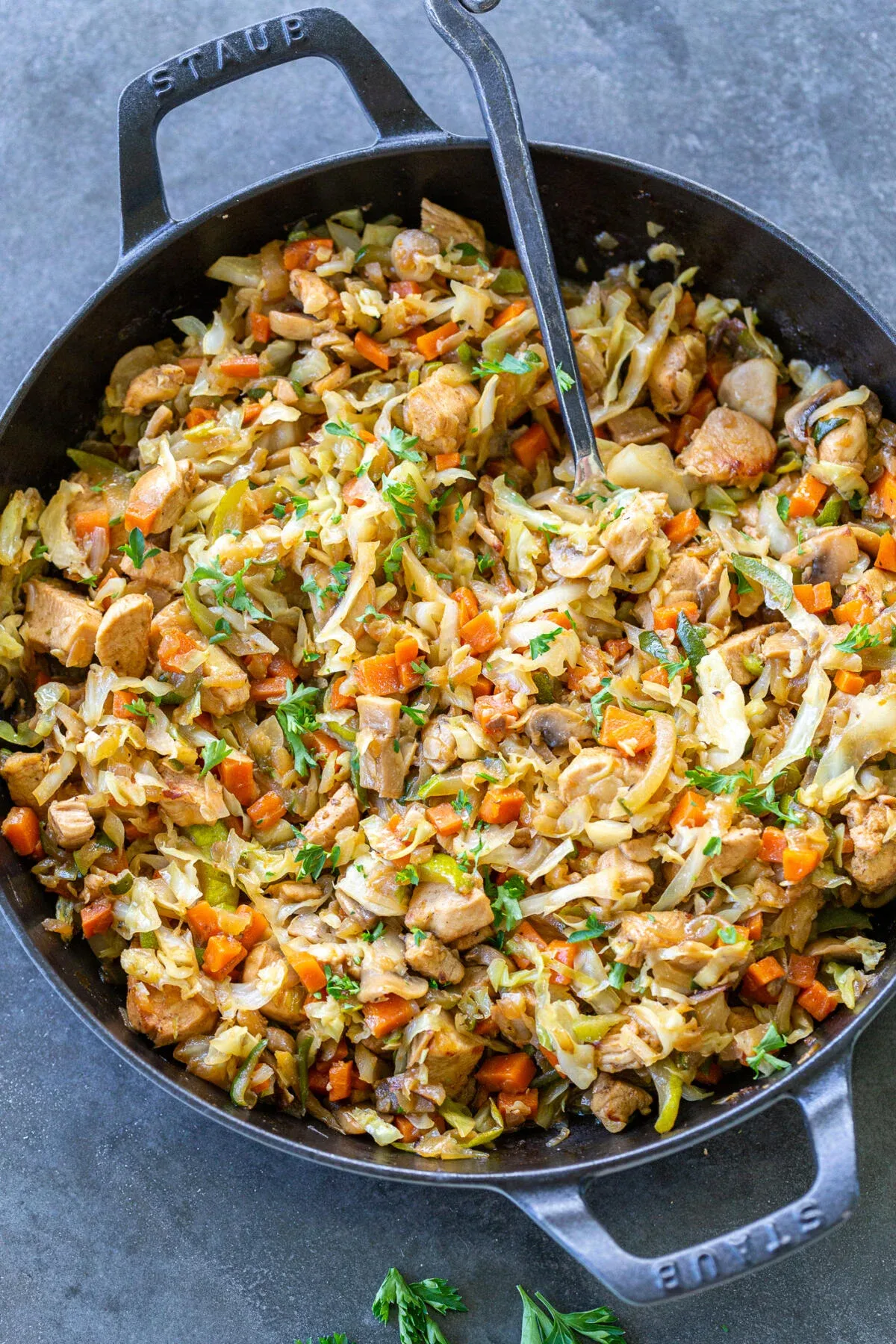 This dish is the definition of easy comfort food. The chicken simmers gently with the cabbage until everything is tender, cozy, and full of flavour, giving you a light but filling dinner that still feels hearty. It’s packed with veggies, simple to pull together, and perfect for those evenings when you want something warm and satisfying without it weighing you down.