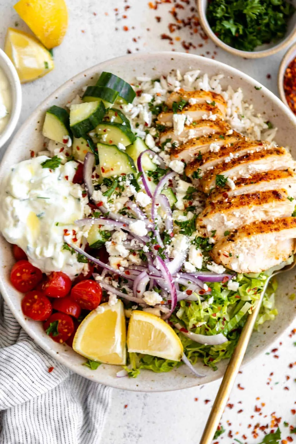 These Greek chicken bowls bring together juicy, seasoned chicken with crisp veggies and creamy homemade tzatziki for a fresh, satisfying meal. They’re easy to make, hold up well for meal prep, and feel light without leaving you hungry. A great option when you want chicken bowls that work for both weeknight dinners and make-ahead lunches.