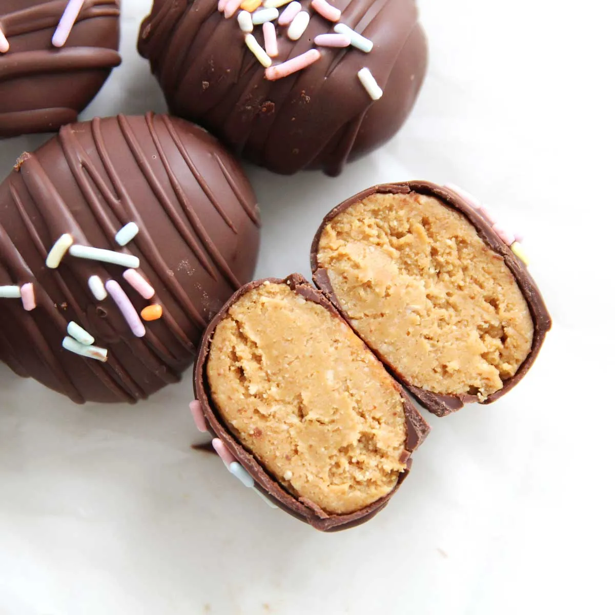 These cottage cheese and peanut butter Easter eggs are a simple, high-protein treat made with just a few ingredients. With a creamy peanut butter center and a chocolate coating, they’re easy to make and work well as a fun seasonal snack, dessert, or make-ahead treat.