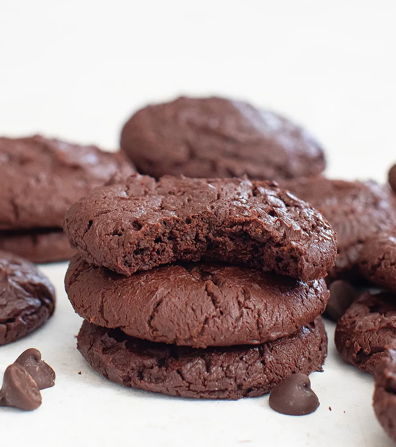 These cottage cheese chocolate cookies are soft, fudgy, and surprisingly simple. Made with just two ingredients and no flour, eggs, butter, or oil, they’re a lighter way to enjoy a rich chocolate cookie. Easy to make and totally satisfying, they’re perfect when you want dessert without the fuss.