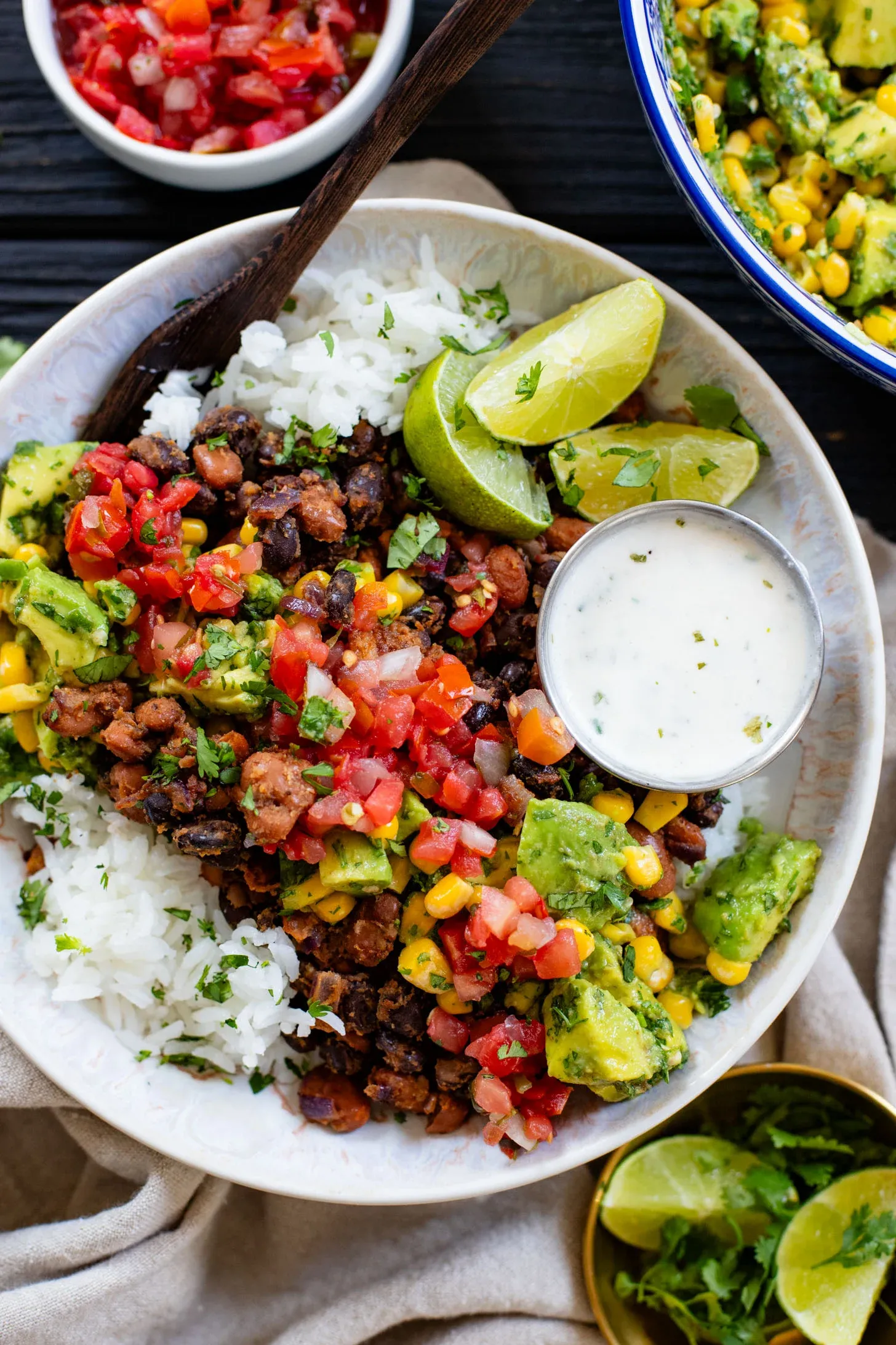 This healthy burrito bowl keeps things simple with black beans, pinto beans, fluffy rice, and bold toppings like vegan ranch and avocado salsa. It’s an easy burrito bowl recipe that works just as well for weeknight dinners as it does for burrito bowl meal prep and healthy lunches for work. If you’re looking for cheap healthy meals that don’t feel repetitive, this one hits the sweet spot.