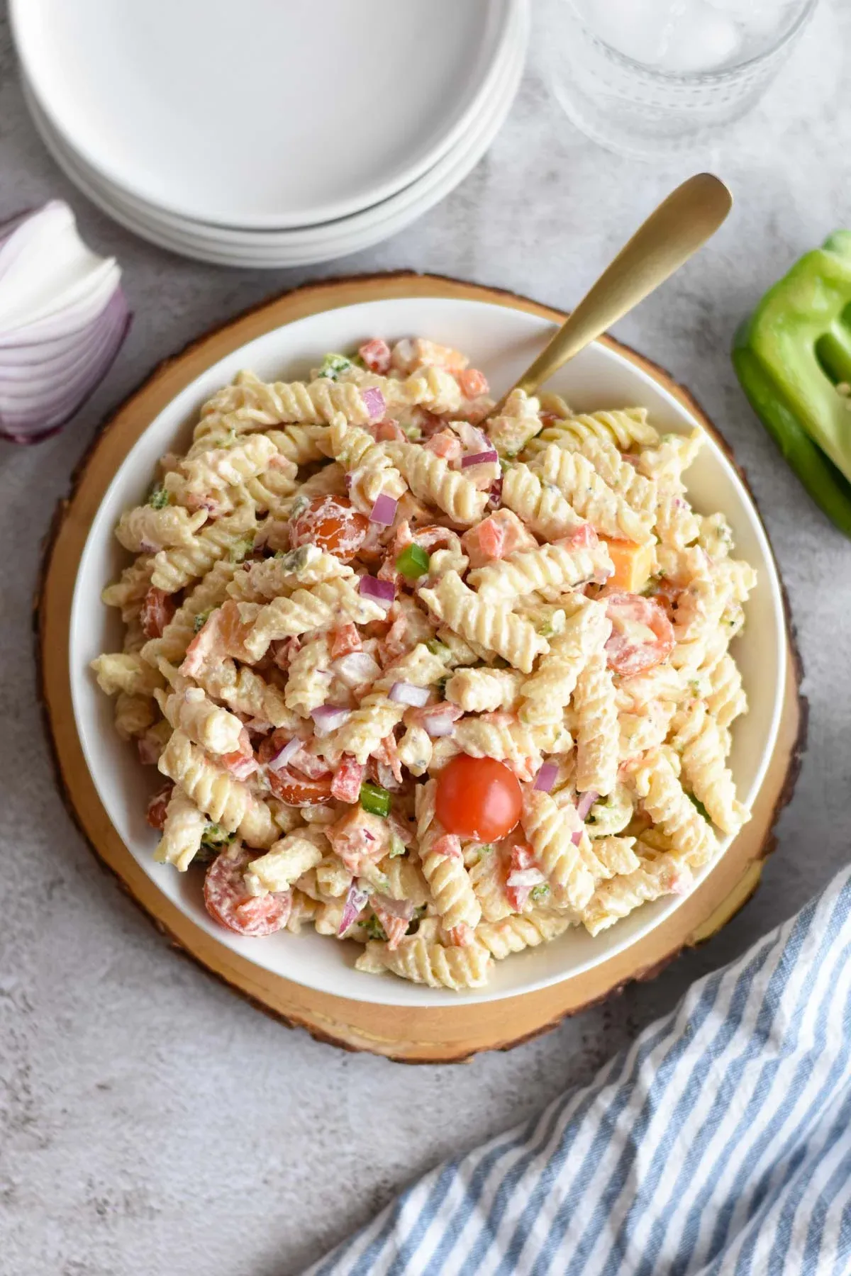This cottage cheese pasta salad is light, creamy, and full of fresh flavor. With tender pasta, crisp vegetables, and a simple Italian-style dressing, it’s a protein-packed side that works beautifully for lunches, potlucks, or easy summer meals.