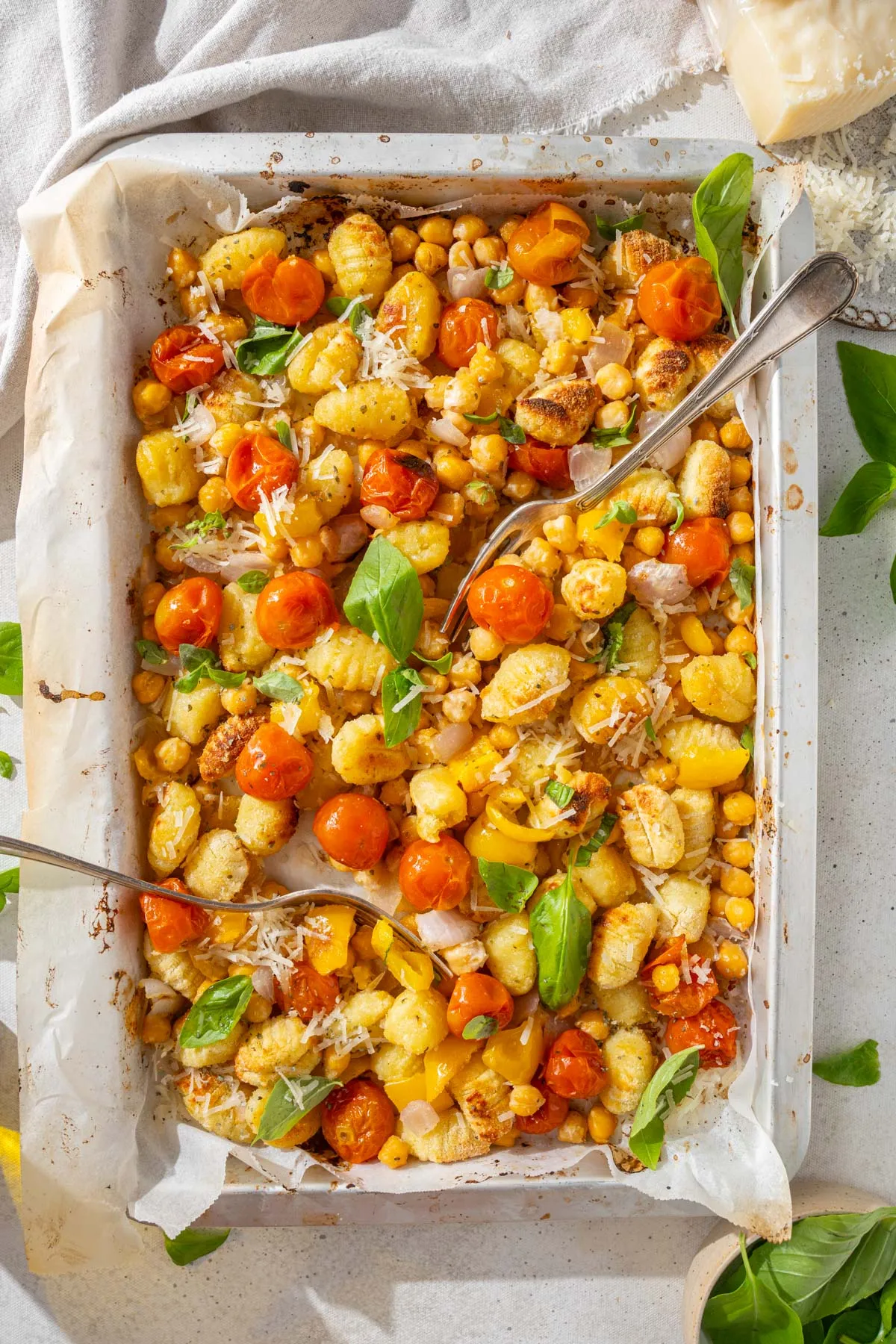 This vegetarian sheet pan gnocchi is all about easy cooking with minimal cleanup. With very little prep and just one pan to wash, it’s the kind of dinner that quickly becomes a weeknight favorite. It’s fully plant-based, nut-free, soy-free, and easy to adapt with a gluten-free option too.